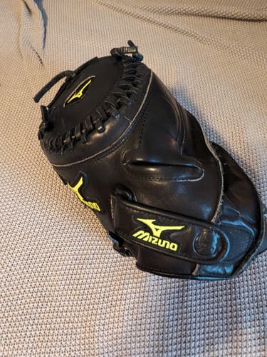 Mizuno Prime Fastpitch Catcher's Glove 34" Used Left Hand Throw