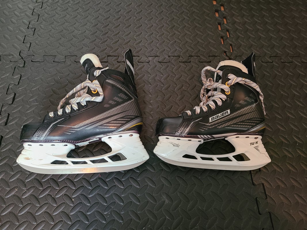 Nearly new Bauer Supreme 160 Hockey Skates Regular Width Size 5