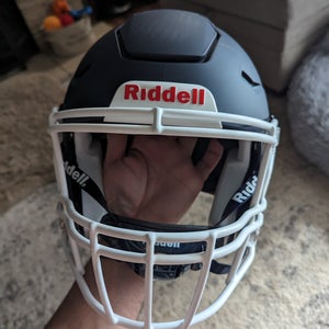 Adult New Medium Riddell SpeedFlex Helmet