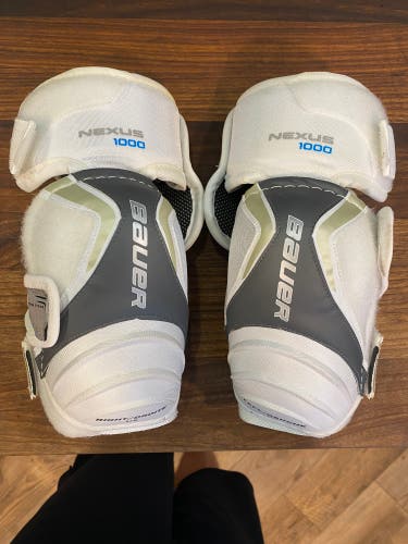 New Bauer Nexus 1000 elbow pads junior large