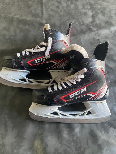 Used CCM Size 5 Hockey Skates