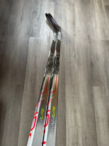 (2 Pack) Senior Left Hand P28 Vapor Hyperlite Hockey Stick 77 Flex