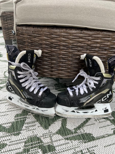 Junior Used CCM AS-V Hockey Skates Regular Width Size 1 - With new steel