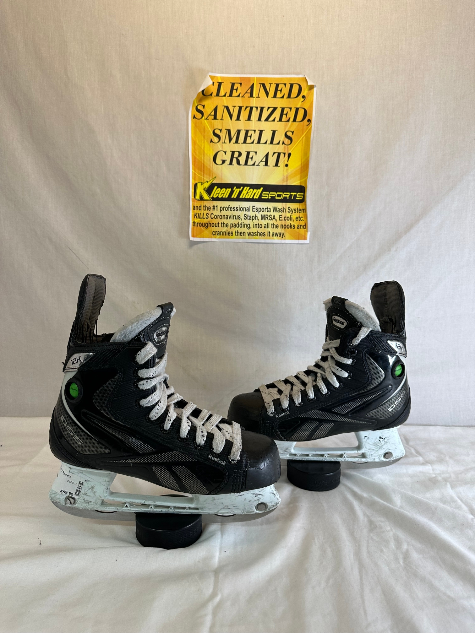 Junior Used Reebok 12K Hockey Skates Regular Width Size 4