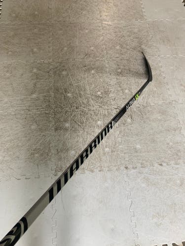 Warrior Alpha LXT RH 65 Flex W03 Curve Hockey Stick