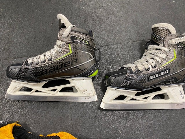 Junior Used Goalie Bauer Supreme Elite Hockey Skates Regular Width Size 2.5