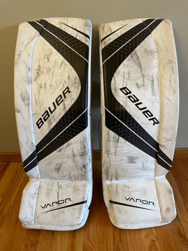 Used Senior Bauer Vapor X700 Goalie Leg Pads - Medium