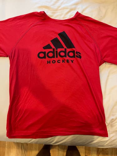 Adidas Hockey Chicago Blackhawks Red Dryfit Shirt Medium