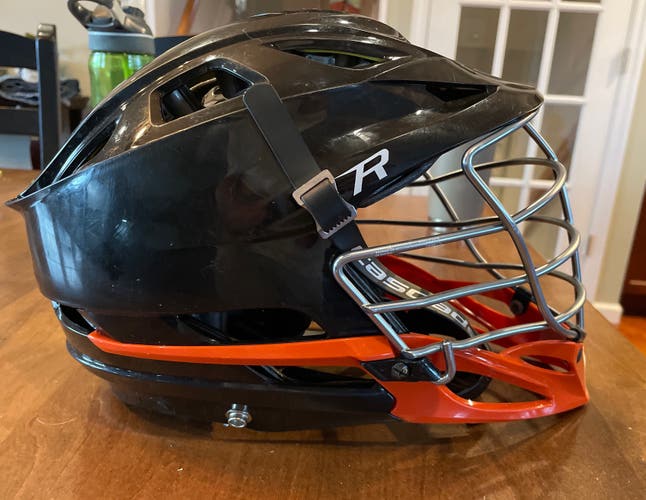 Player's Cascade R Helmet