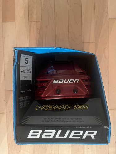 New Small Bauer Re-Akt 150 Helmet