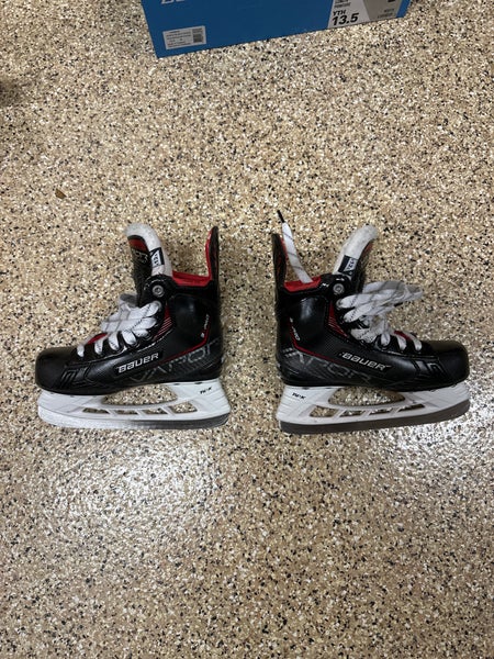 Only Used Once!! Bauer Vapor 3x Pro Youth Hockey Skates - 13.5