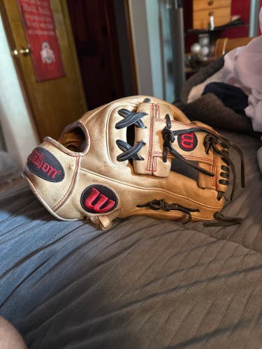 Infield 11.5" A2000 Baseball Glove