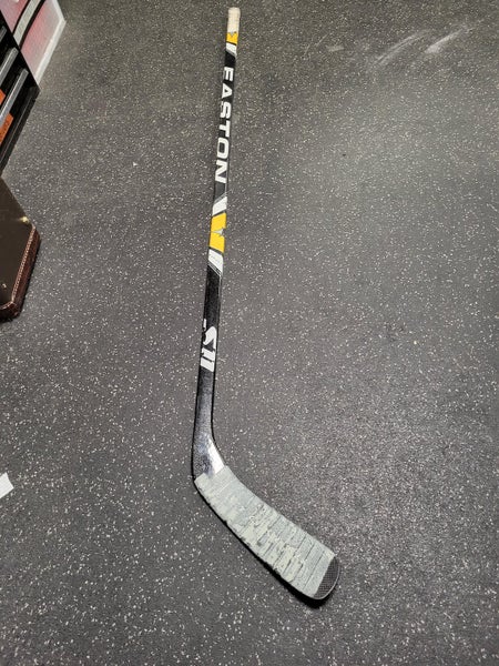 Used Easton SYNERGY ST 100 Flex Pattern P30 Senior One Piece Sticks Senior  One Piece Sticks