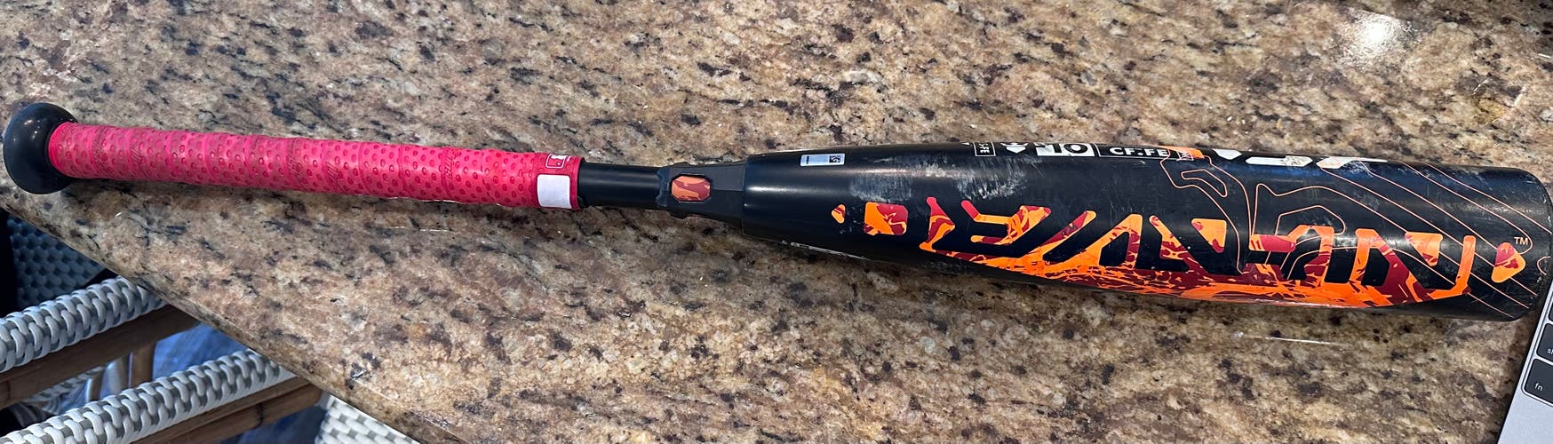 Used USSSA Certified 2022 DeMarini Composite CF Mashup Bat (-10) 18 oz 28"