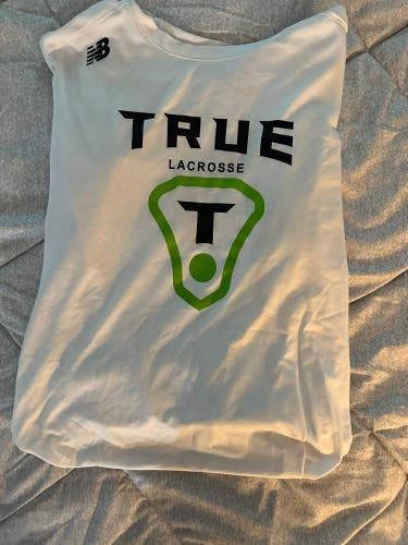 White Used Men's New Balance Shirt (True Lacrosse)