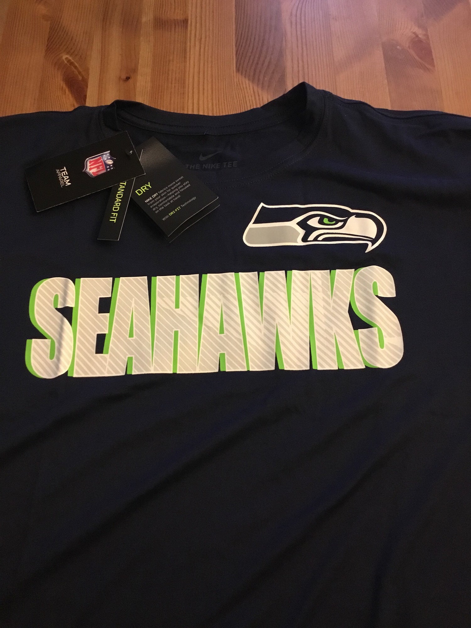 new men's M/medium Seattle Seahawks Nike Dri Fit short Sleeve t-Shirt/tee