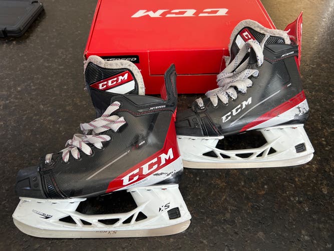 CCM JETSPEED FT485 ICE HOCKEY SKATES - INTERMEDIATE SZ 5