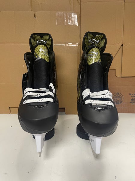 Senior New True Catalyst 7 Hockey Skates Regular Width Size 9