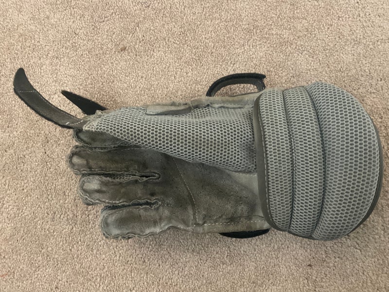 Used Warrior Ritual GT2 “regular”=on right hand Large blocker replacement palm
