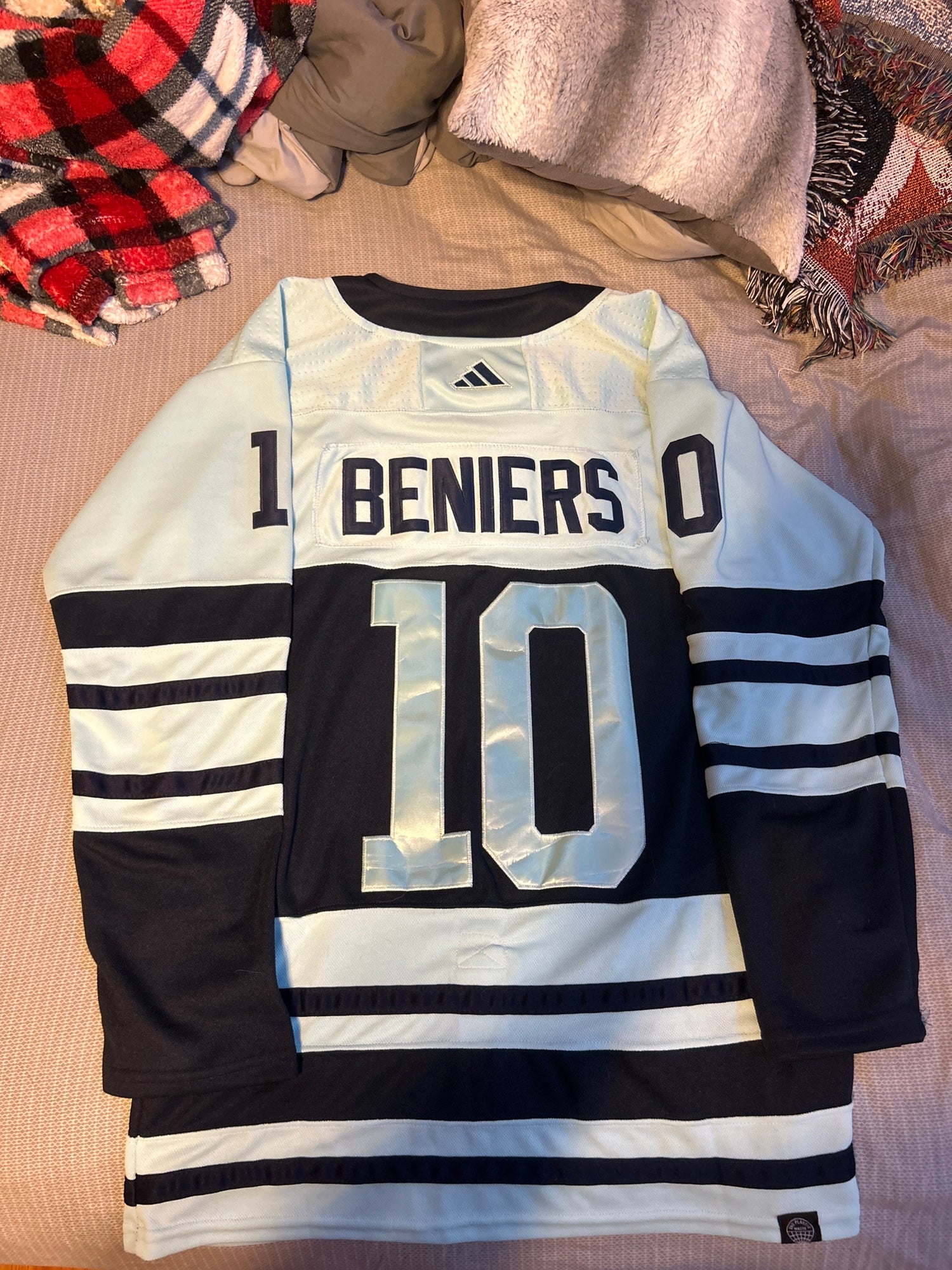 Beniers 10 Seattle Hockey Unisex Hooded Sweatshirt - Shop The Kraken