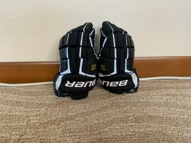 Bauer Supreme total one jr glove 11”