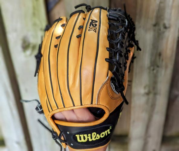 Like new Wilson A2K KP92 Baseball Outfielder's Glove 12.5"