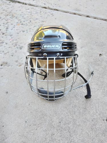Used Extra Large Bauer HH4000 Helmet