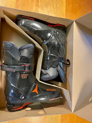 Used 2020 Atomic Savor 100 Ski Boots size 26.5 Medium Flex Rear Entry!!!