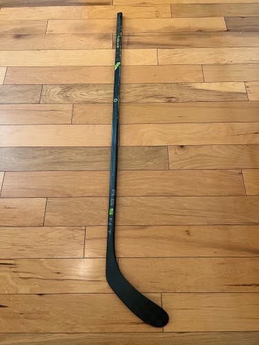New Bauer AG5NT Hockey Stick P28/87 Flex/Right Handed