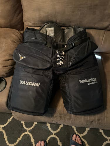 Vaughn velocity v6 2200 pro goalie pants