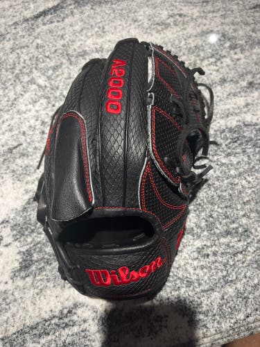 Brand new college pitching glove 11.75
