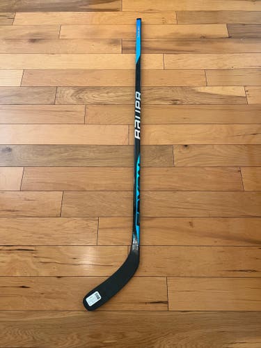 New Bauer Sync Hockey Stick P88/70 Flex/Right Handed