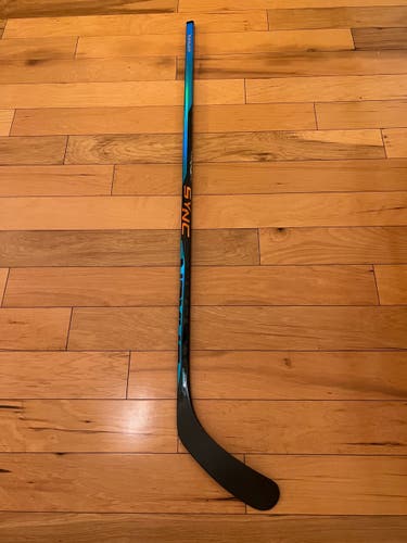 New Bauer Sync Hockey Stick P92/77 Flex/Right Handed