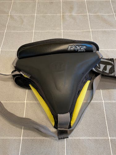 Warrior RX2+ Intermediate Goalie Cup