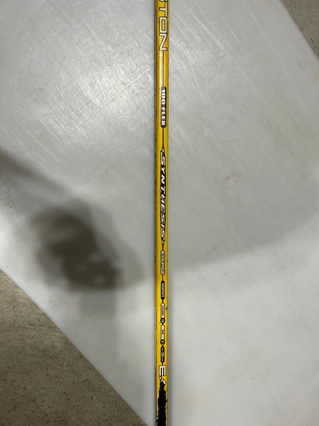 Used Left Hand Sakic Synergy Grip Hockey Stick Yellow Easton