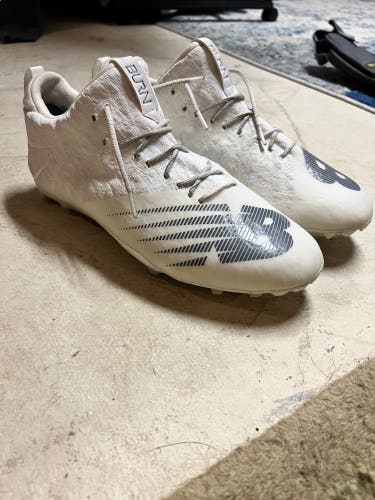 White Men's Molded Cleats Low Top Burn X2 Low