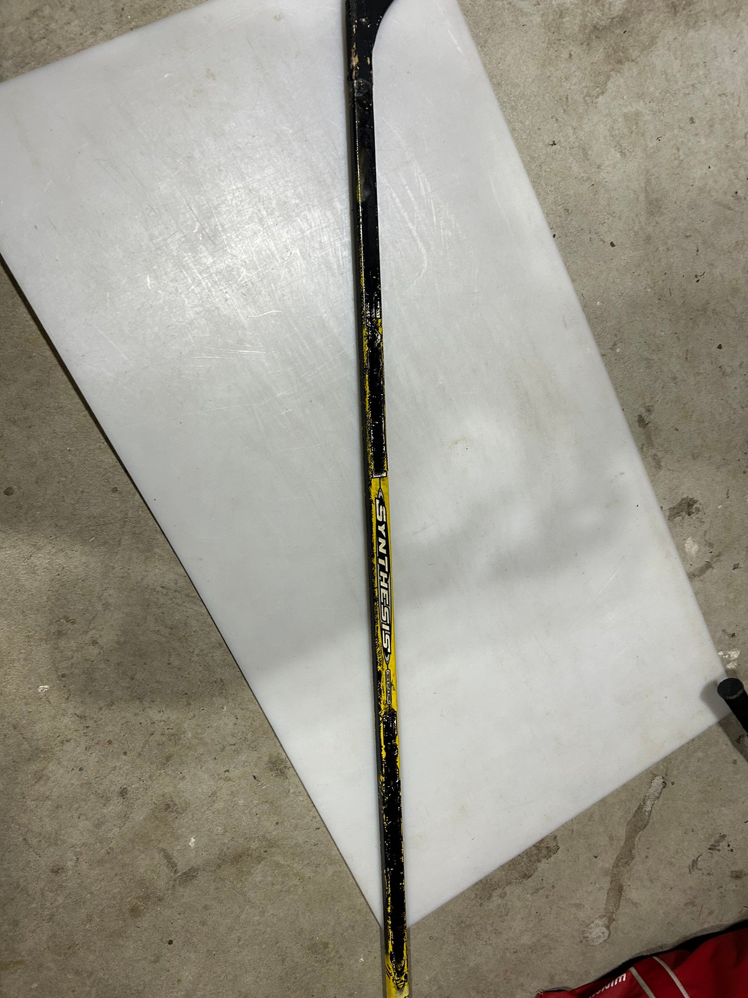 Easton Synergy II Grip hockey shaft with new Drury blade RH