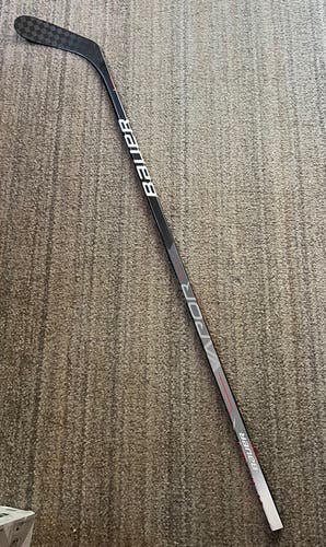 Senior Left Hand P28 Pro Stock Bauer Vapor League Hockey Stick