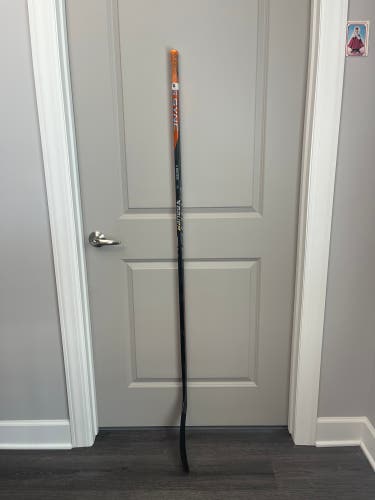 Senior Right Handed P28M Pro Stock Nexus Sync Hockey Stick