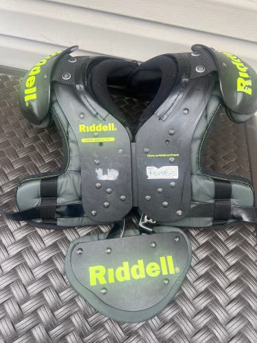 Youth Small Riddell Surge Shoulder Pads