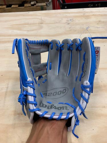 New Wilson A2000 Right Hand Throw Infield Baseball Glove 11.5"