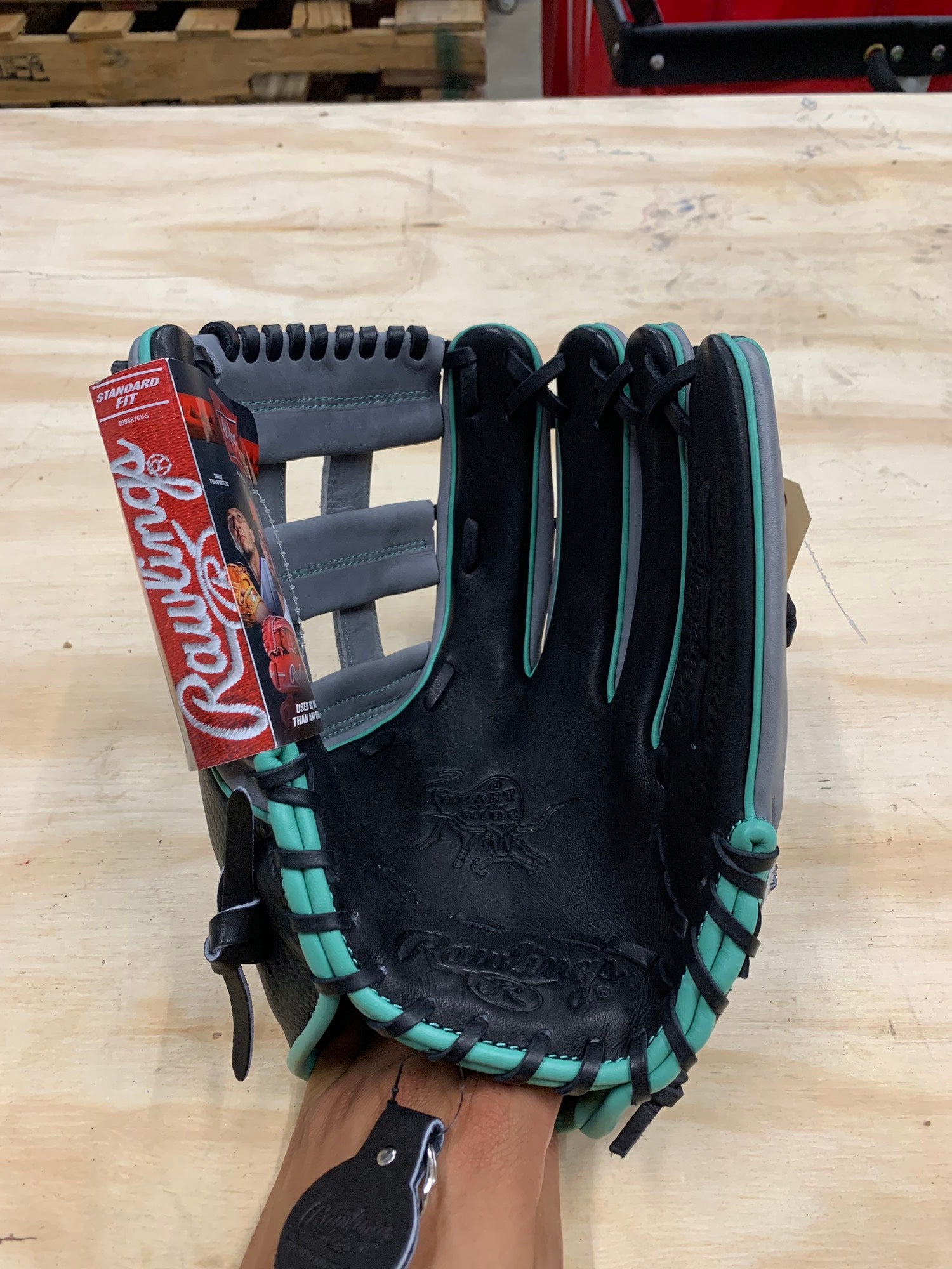 Rawlings Gold Glove Club July Ronald Acuña Jr 2023 Heart of Hide 12.75  Baseball Glove Right Hand Throw