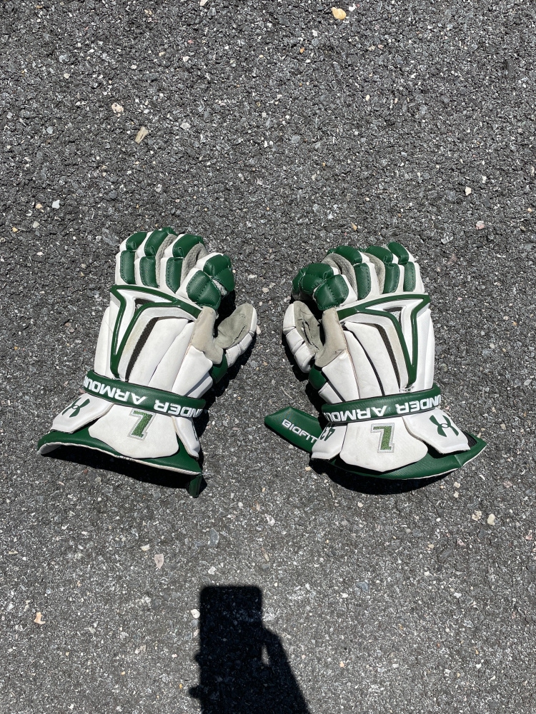 Used Loyola Men’s Under Armour Large Lacrosse Gloves