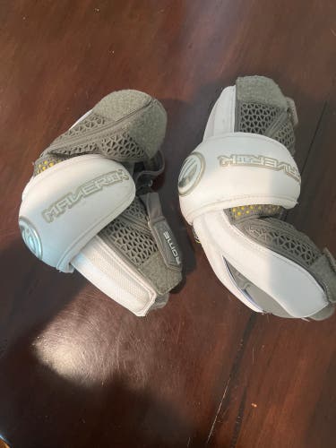 Maverick elbow pads