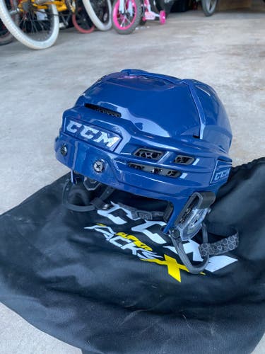 CCM Super Tacks X Helmet (Adult M, navy)