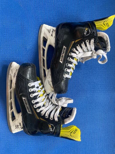 Used Bauer Regular Width Size 8.5 Supreme S29 Hockey Skates
