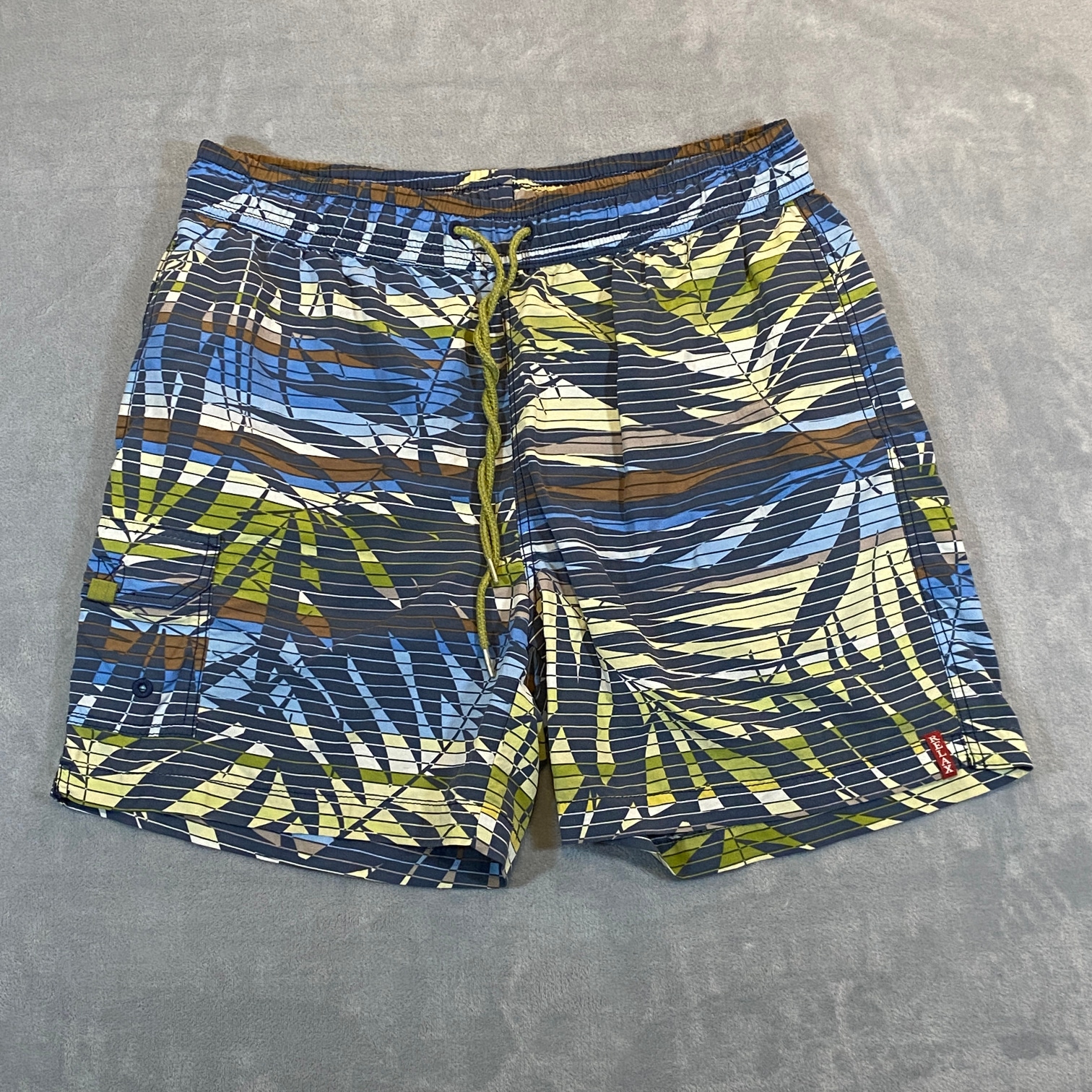 Tommy Bahama Relax Board Shorts Mens Large Floral Nylon Mesh-Lined Swim Trunks