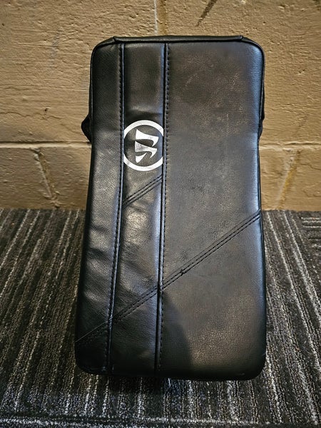 Used Regular Warrior Ritual G5 Blocker and Glove Junior