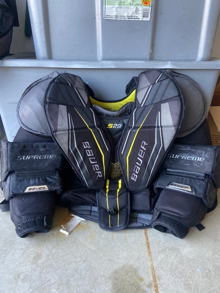 Used Small Bauer Supreme s29 Goalie Chest Protector