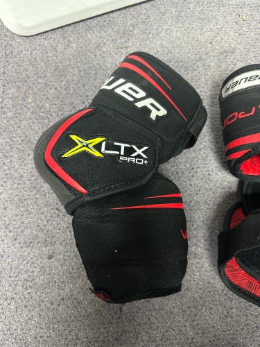 Medium Bauer Vapor X LTX Pro Elbow Pads